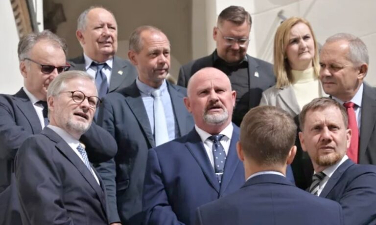 Kulhánkův audit digitalizace stavebního řízení: Politické tlaky, obvinění z klientelismu a nejasná odpovědnost