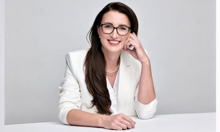 Rada odvolala ředitelku Karlovarské krajské nemocnice Kvačkovou