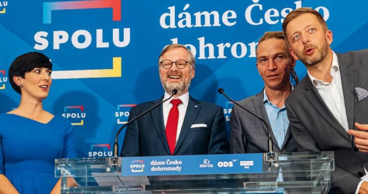 Slouží Fialova vláda zákulisním hráčům, a nikoli občanům?