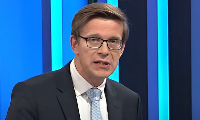 Skandál excesivního materialismu bujícího pod vedením Kupky (ODS) na rezortu dopravy odhaluje ÚOHS