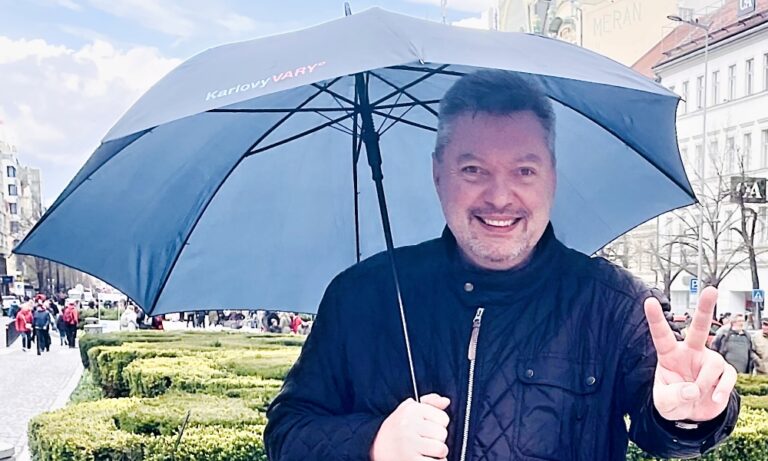 Digitální paměť společnosti, šance a hrozby v éře, která nikdy nezapomíná.